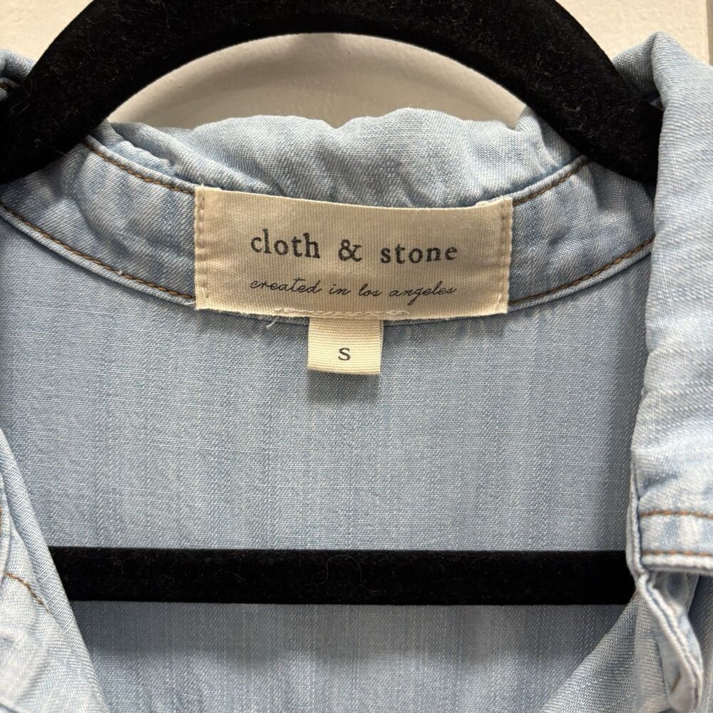 Cloth & Stone Anthropologie Sz Small Blue Chambray Denim Button Down Top Tencel - Picture 4 of 9